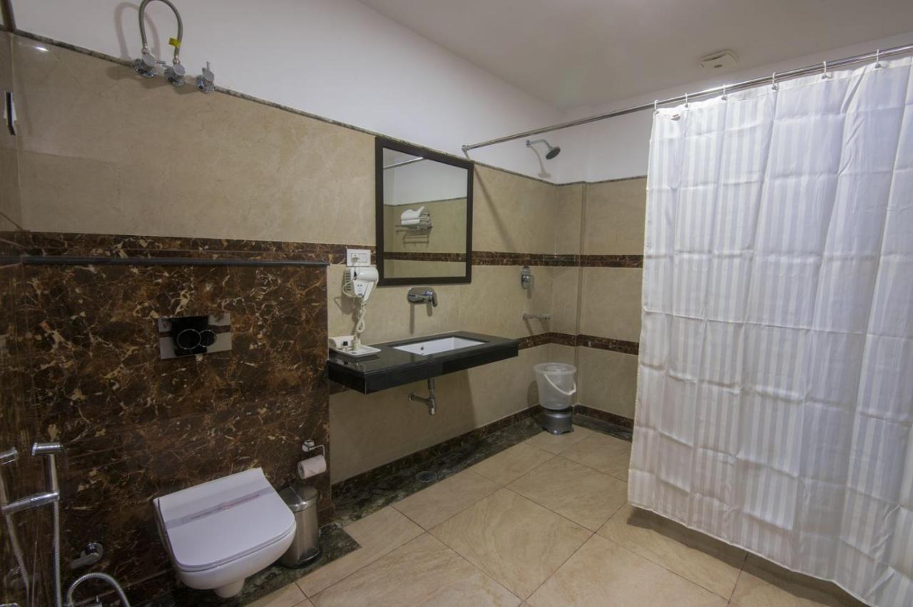 Shivaay Morex- A Vegetarian Hotel ดารัมซาลา ภายนอก รูปภาพ