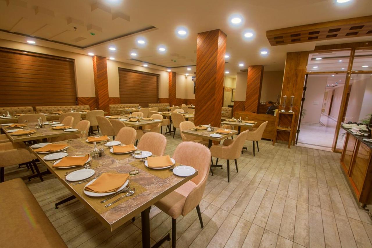 Shivaay Morex- A Vegetarian Hotel ดารัมซาลา ภายนอก รูปภาพ