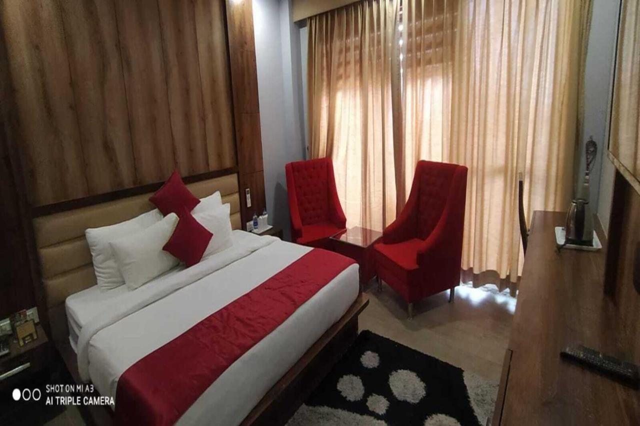 Shivaay Morex- A Vegetarian Hotel ดารัมซาลา ภายนอก รูปภาพ